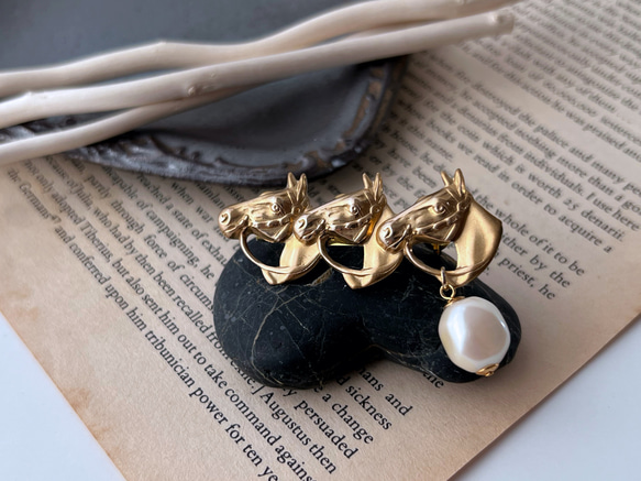 belle 】上品な馬モチーフの真鍮ブローチ/ホースモチーフ/ヴィンテージ