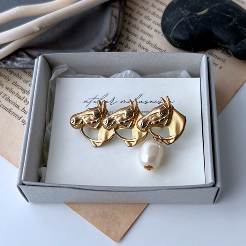 belle 】上品な馬モチーフの真鍮ブローチ/ホースモチーフ/ヴィンテージ