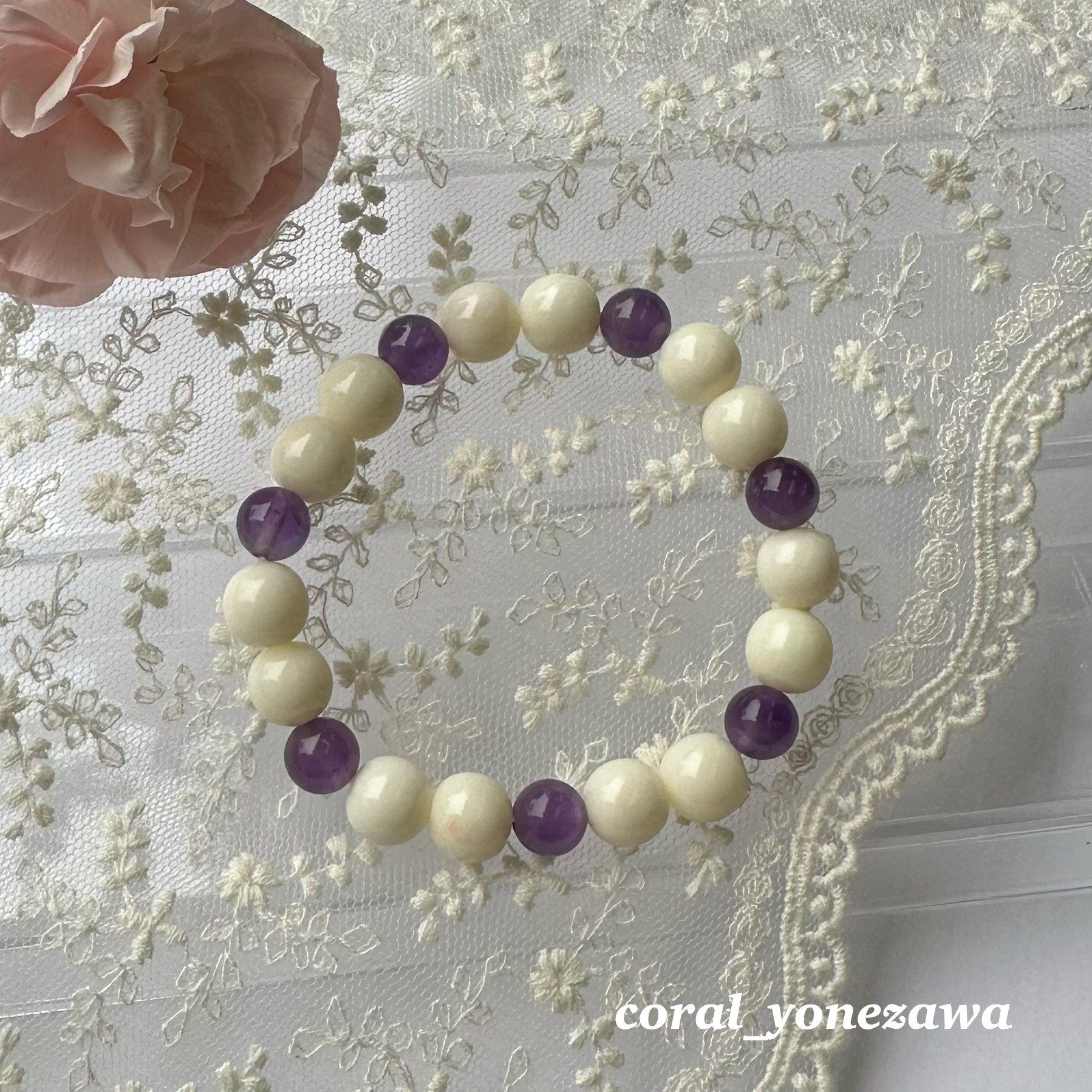 白珊瑚・アメジストでブレスレット　シリコンゴム通し　R50523Y3