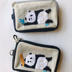 カードポーチ「寝っころびパンダ 　フランスパン」手刺繍　イヤホンケース　刺繍ポーチ　 9枚目の画像