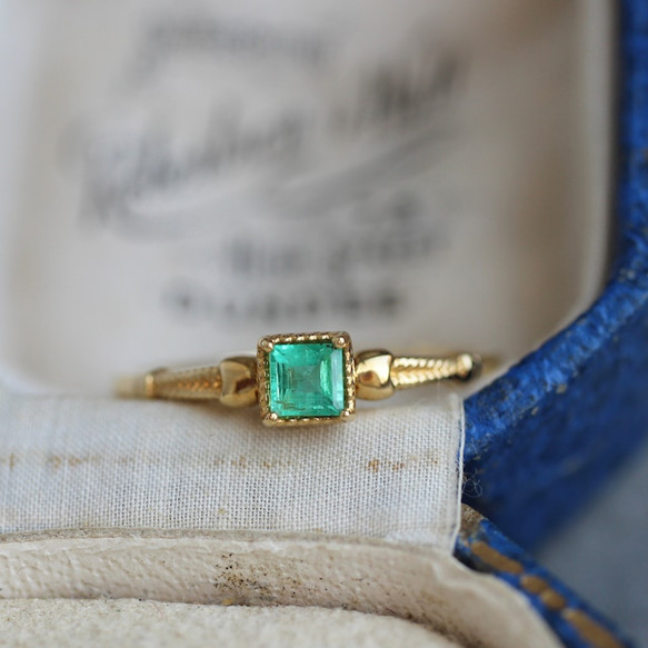 エメラルド0.18ct ミルフレーム×フィッシュボーンアーム K18YG リング  