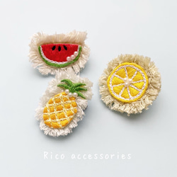 こり パイナップル レモンビーズ刺繍 ブローチ ハンドメイドアクセサリ こり パイナップル レモンビーズ刺繍 ブローチ ハンドメイド