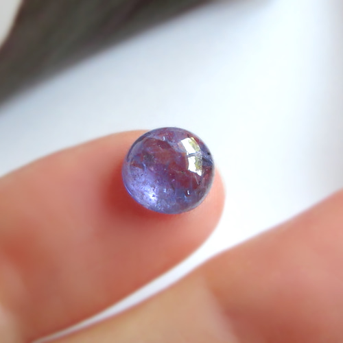 8mm発色美「タンザナイト」カボションルース⑦ 天然石 8mm発色美「タンザナイト」カボションルース⑦ 天然石