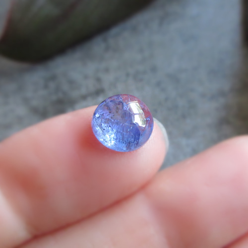 8mm発色美「タンザナイト」カボションルース⑦ 天然石 8mm発色美「タンザナイト」カボションルース⑦ 天然石