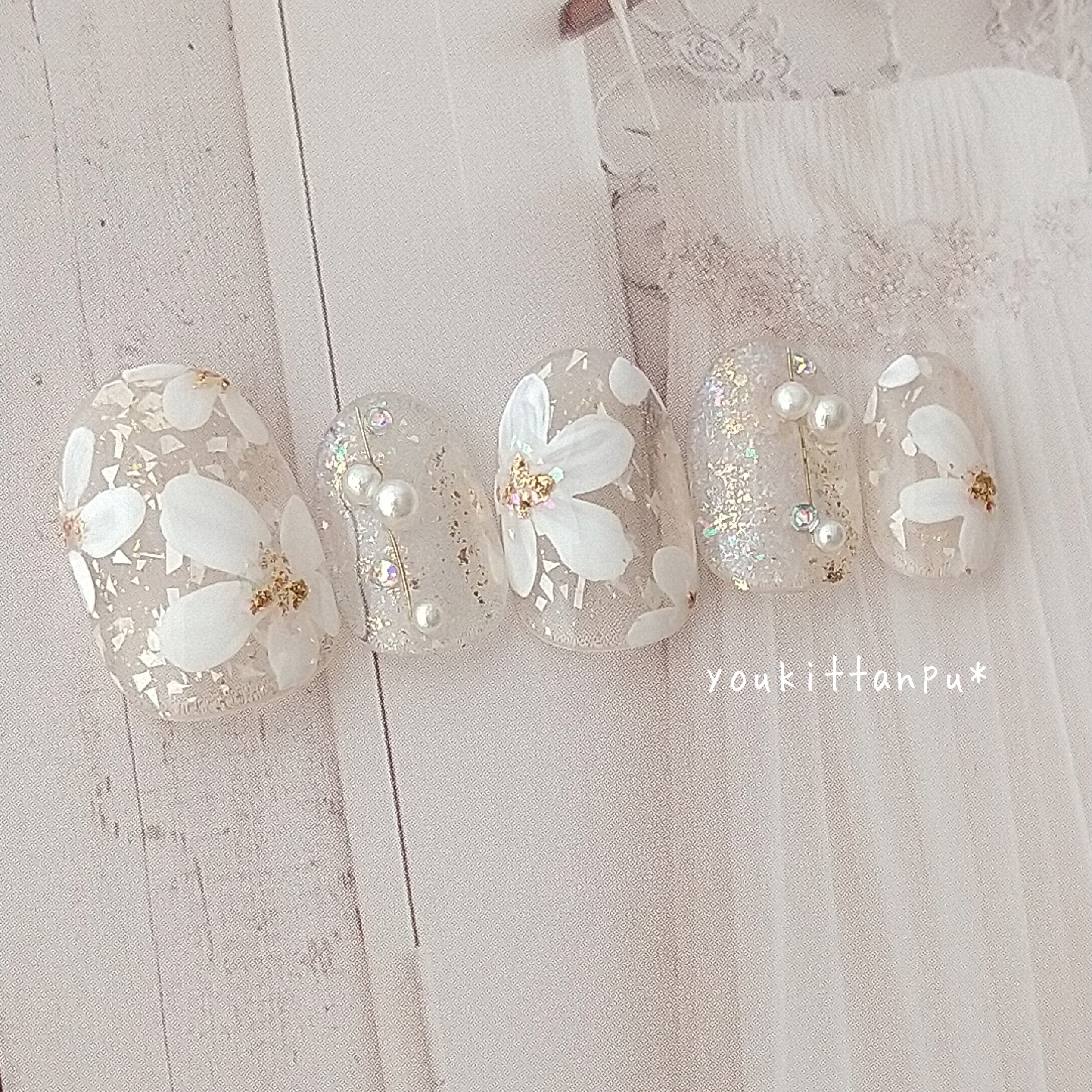 ネイルチップ＊朝露にきらめく白い花 Ⅲ＊つけ爪 結婚式 ブライダル ウェディング 白無垢 成人式 振袖 シンプル 花柄