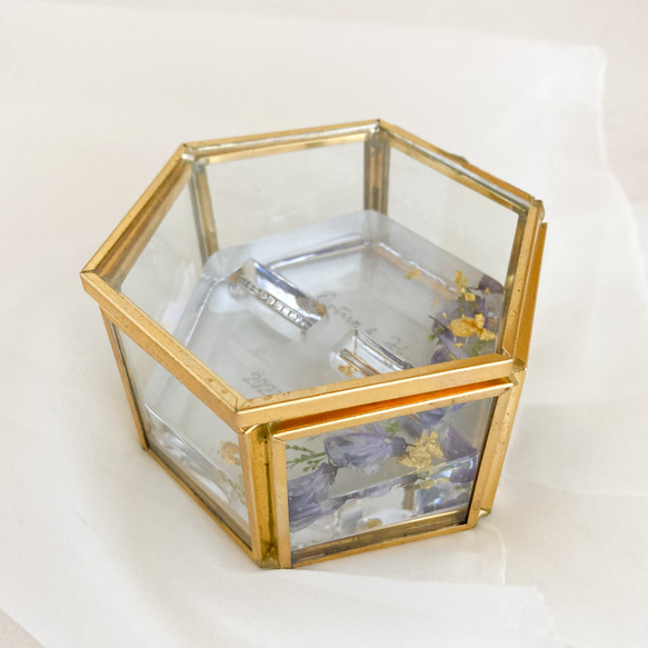 藤の花とソリダコの金箔レジンリングピロー×ゴールドガラスケース 7枚目の画像