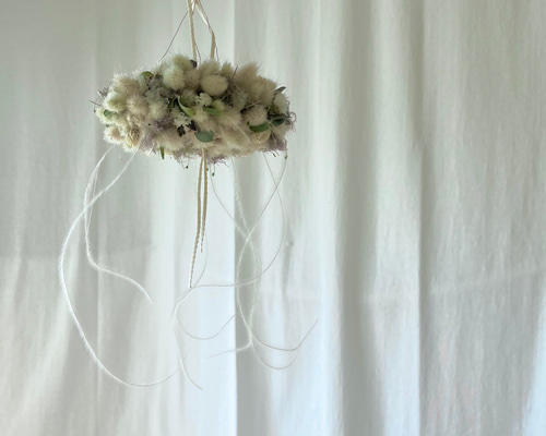 小さなパンパスグラスと小花達のふわふわスワッグフライングスワッグにも