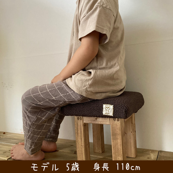 ミニスツール　子供イス　イラスト刺繍入りタグ　小さい椅子　猫ベンチ　洗濯可　木製 オットマン　北欧　ナチュラル　ブルー 12枚目の画像