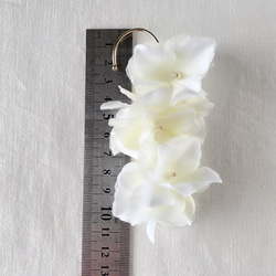 クリームホワイト　紫陽花　イヤーフック　造花　ブライダル　ウエディング　フォトウエディング　ブライダルアクセサリー 7枚目の画像