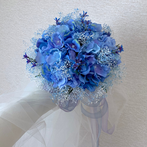 グラデーションブルーのあじさいとかすみ草のブーケ(ブートニア グラデーションブルーのあじさいとかすみ草のブーケ(ブートニア