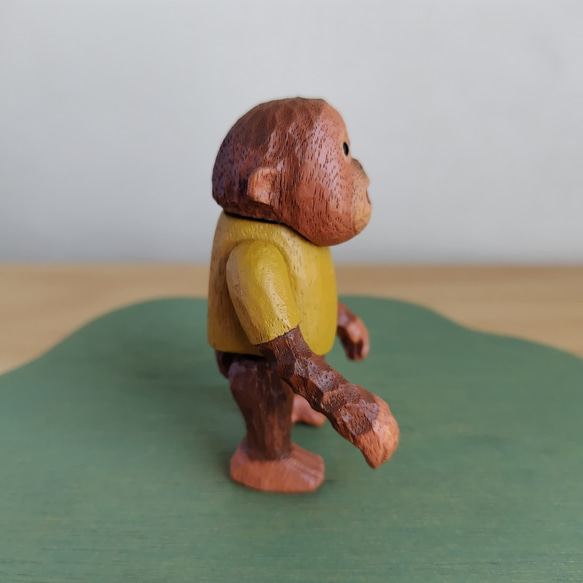 オランウータン　ふたばもなか(マスタードイエローTシャツ)　新型　木製　可動人形 5枚目の画像