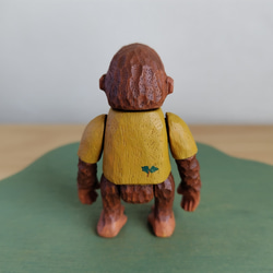 オランウータン　ふたばもなか(マスタードイエローTシャツ)　新型　木製　可動人形 6枚目の画像