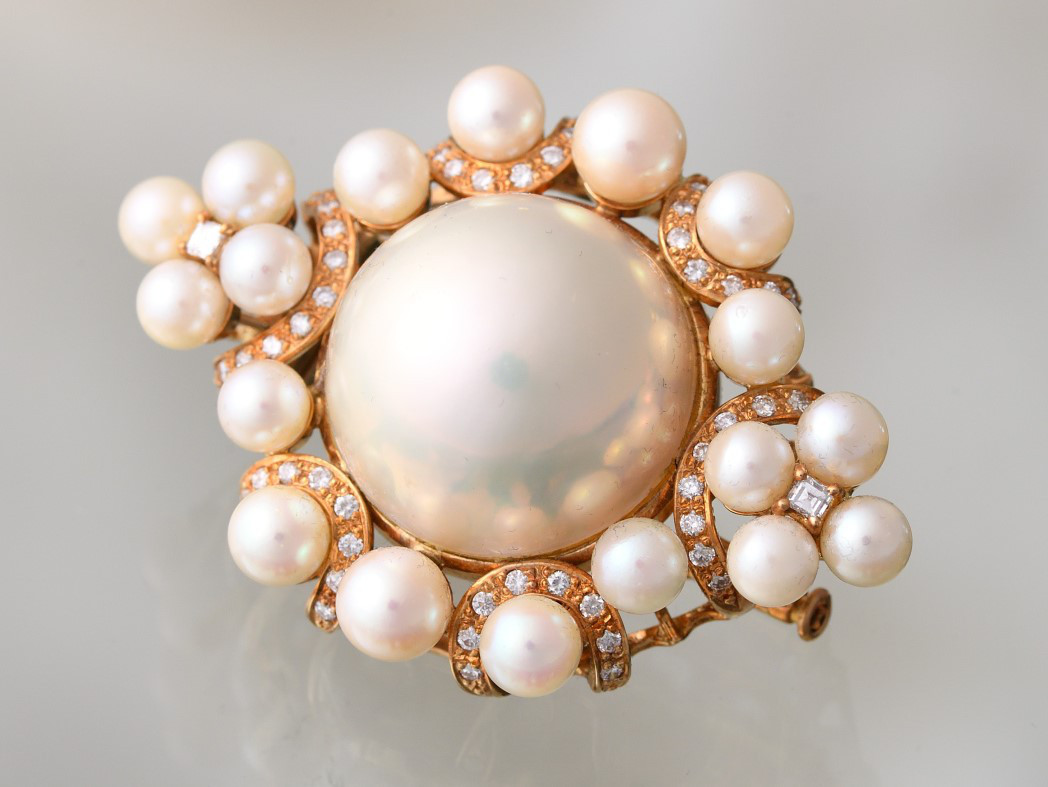 真珠の目（マベ・パールのデザインブローチ）