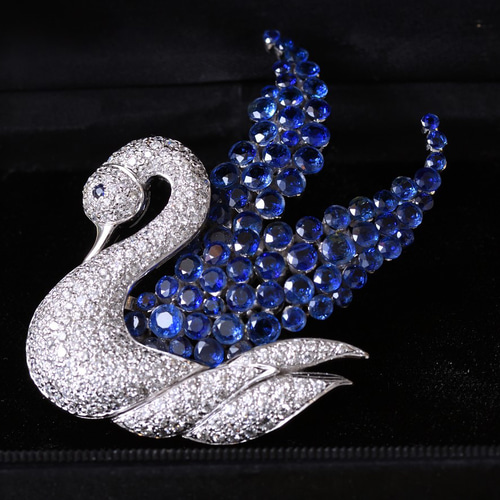 レアデザイン☆サファイアブルーガラスインタリオ☆月桂樹の乙女のブローチ ブルーサファイアのスワン（海外輸入品） ブローチ 目黒アンジェリカ