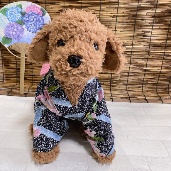 犬の浴衣✨加賀友禅 犬用本格本染浴衣 黒×淡いピンク わんこ浴衣 5枚目の画像