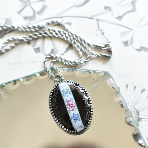 1900年ドイツアンティーク ローズ（薔薇）ブラックガラスカボション