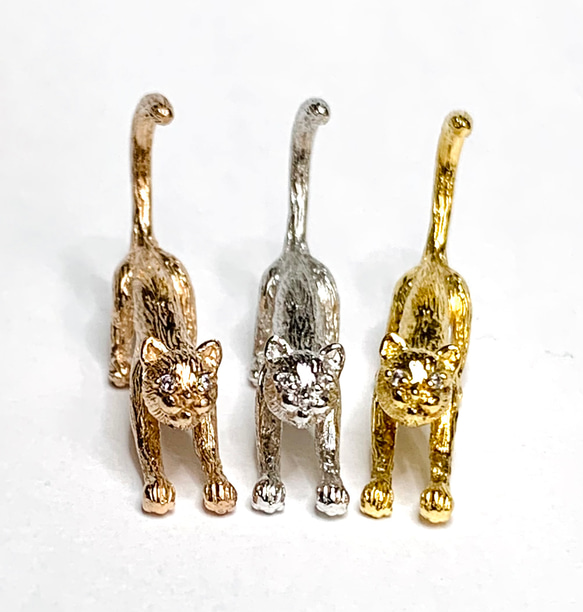 小さなネコの置物 2枚目の画像