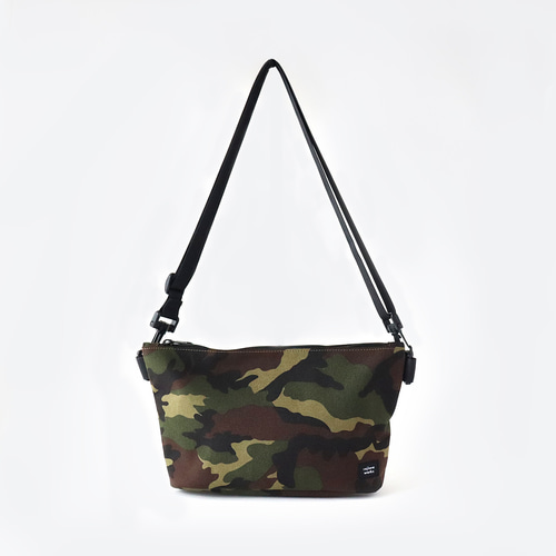 Saint laurent カモフラ　ショルダーバッグ　迷彩 Saint laurent カモフラ ショルダーバッグ 迷彩