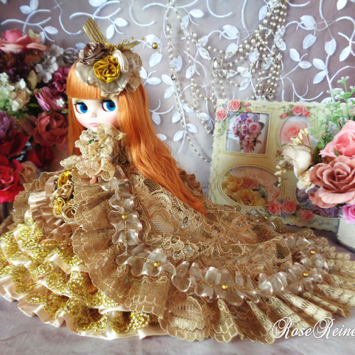 マリーアントワネット王妃 アンティークゴールドの高貴なロング