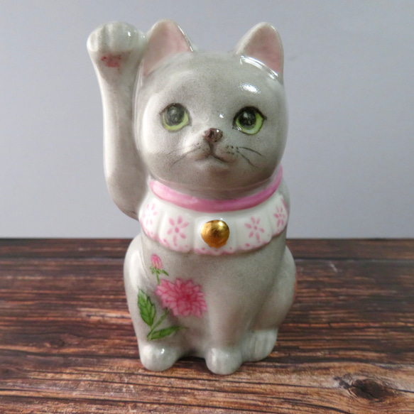 ダリアとロシアンブルーの招き猫　手描き 