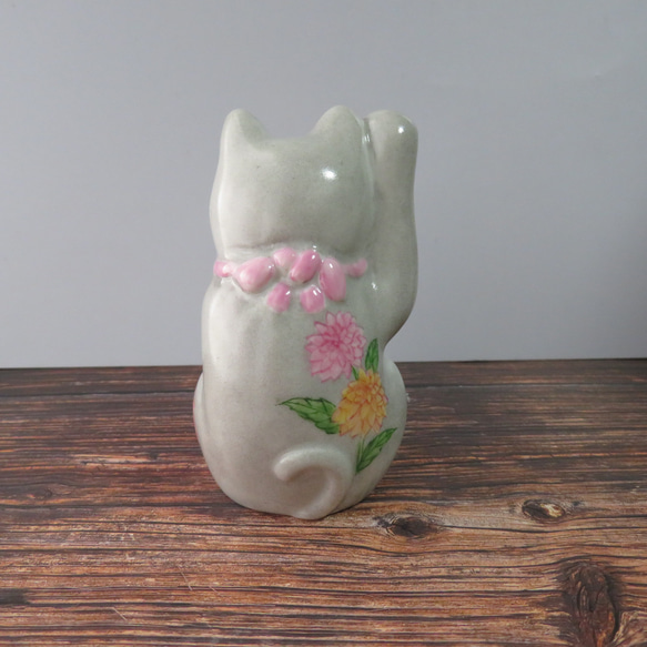 ダリアとロシアンブルーの招き猫　手描き 