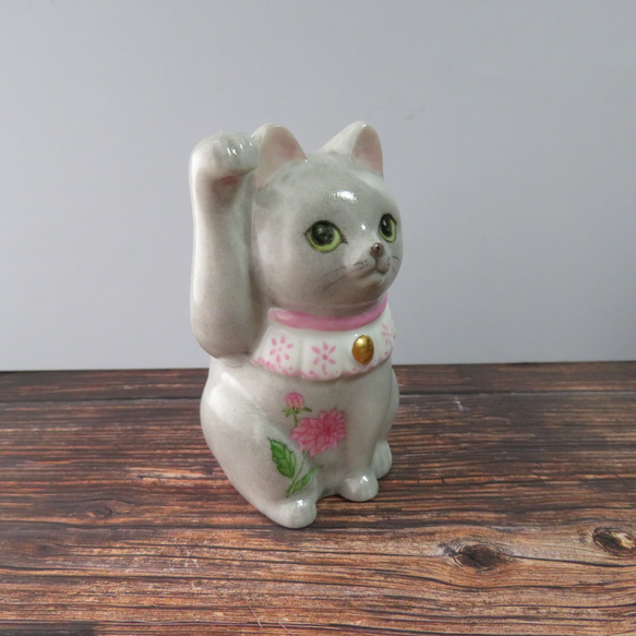 ダリアとロシアンブルーの招き猫　手描き 