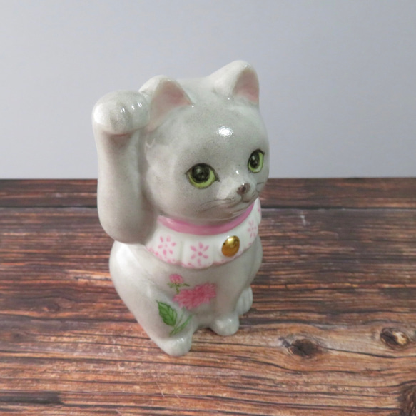 ダリアとロシアンブルーの招き猫　手描き 