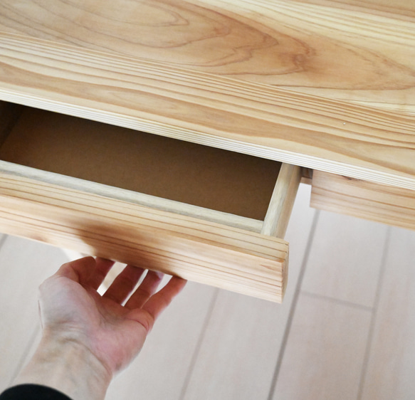 国産杉無垢材のデスク　高さ700ｍｍ　オイル仕上げ 家具 テーブル・机 机・デスク FKP2495504072(19000円)