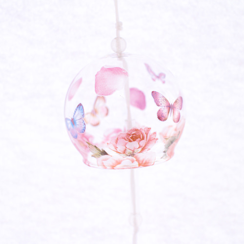 風鈴の芽様オーダー品 ゆらゆら風鈴〜蝶と花びらの舞い〜新作 風鈴 ❤︎Blanche Neige