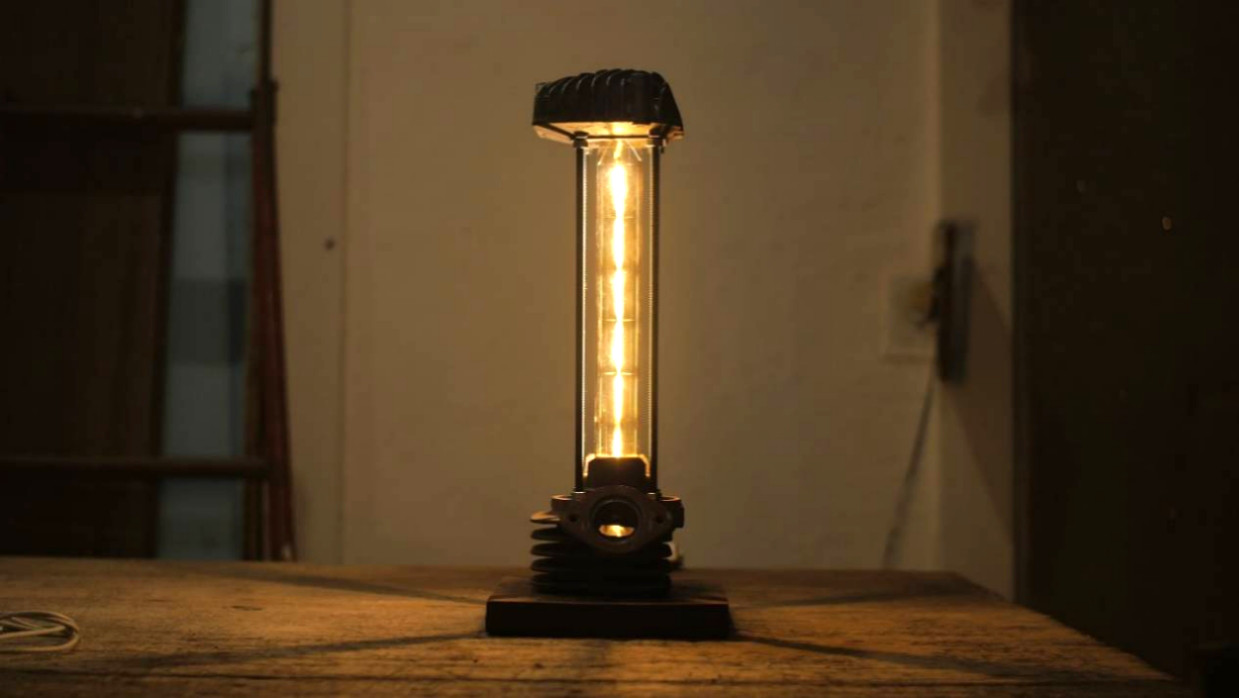 テーブルランプ　父の日プレゼント　インダストリアルライト　フィラメントLED付き