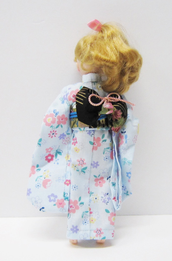 【リカちゃん用着せ替え服】小花柄・水色・振袖・帯セット・浴衣 3枚目の画像