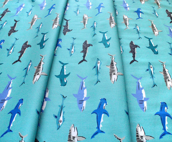 カットクロス Dashwood Studio Aquatic Paradise 2100 Sharks 4枚目の画像