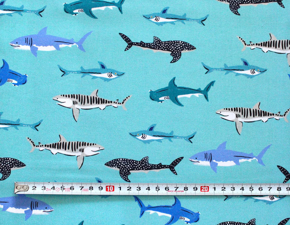 カットクロス Dashwood Studio Aquatic Paradise 2100 Sharks 3枚目の画像