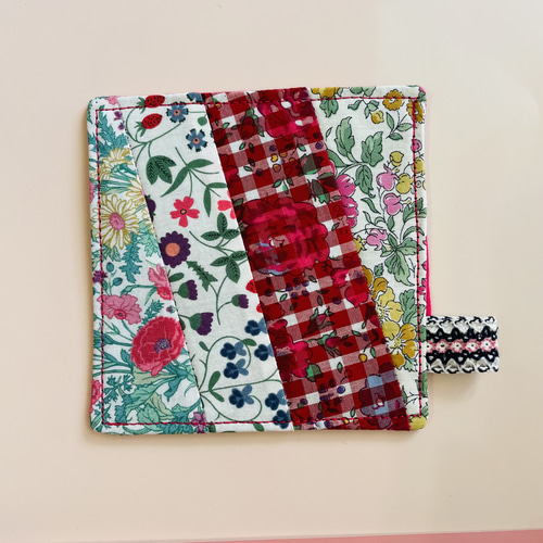 リバティのハギレで作った❤︎胸きゅん❤︎パッチワークコースター 4枚