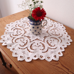 フランスのヴィンテージ/大輪のお花のカットワーク刺繍 テーブルマット・ドイリー (ヴィンテージ シャビー） 7枚目の画像