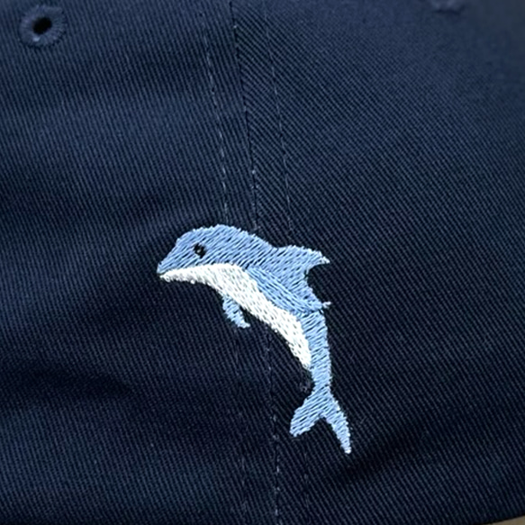 【現品限り】イルカのワンポイント刺繍 コットン キャップ＜ネイビー＞  【送料無料】 3枚目の画像
