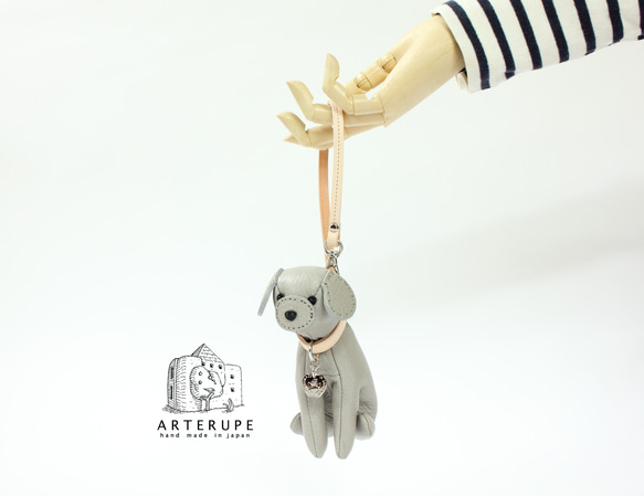 Cucciolo Toy Poodle  シルバー 本革のクッチョロ トイプードル ミニポーチ 1枚目の画像