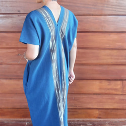 手工編織植物染棉連身裙 / 藍靛 / 泰國克倫部落 / 卡蘇裡染 Ikat / 公平貿易 第1張的照片