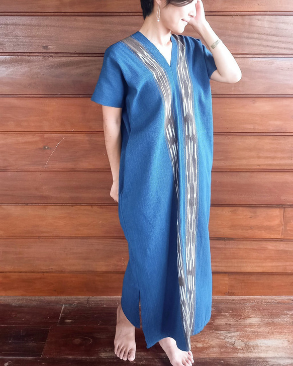 手工編織植物染棉連身裙 / 藍靛 / 泰國克倫部落 / 卡蘇裡染 Ikat / 公平貿易 第2張的照片
