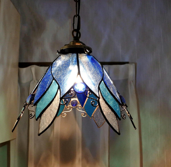 青い天使の花のランプ6面体 ステンドグラス 照明 ランプ ペンダント 2枚目の画像