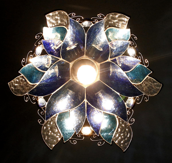青い天使の花のランプ6面体 ステンドグラス 照明 ランプ ペンダント 3枚目の画像