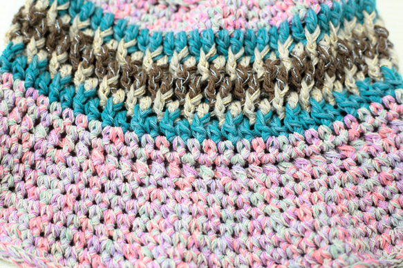 サマーニット帽　手編みのバケットハット　かぎ針編み　春夏　帽子　ピンク系　ユニコーンカラー　シャーベットカラー　ペール 4枚目の画像