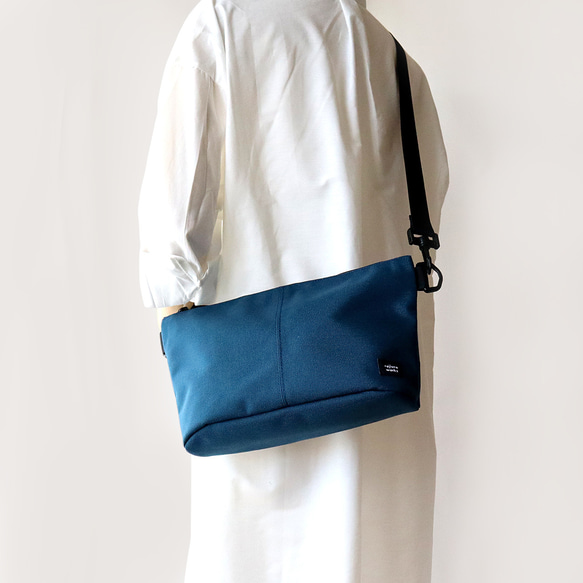 ネイビー ショルダーバッグ お洒落 19cm 旅行や街歩きに！ 軽量&撥水 ショルダーバッグ / オールドネイビー