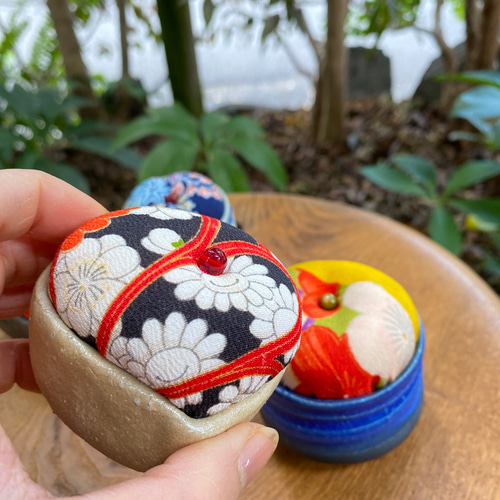 青い着物の女性の陶器 青い着物の女性の陶器