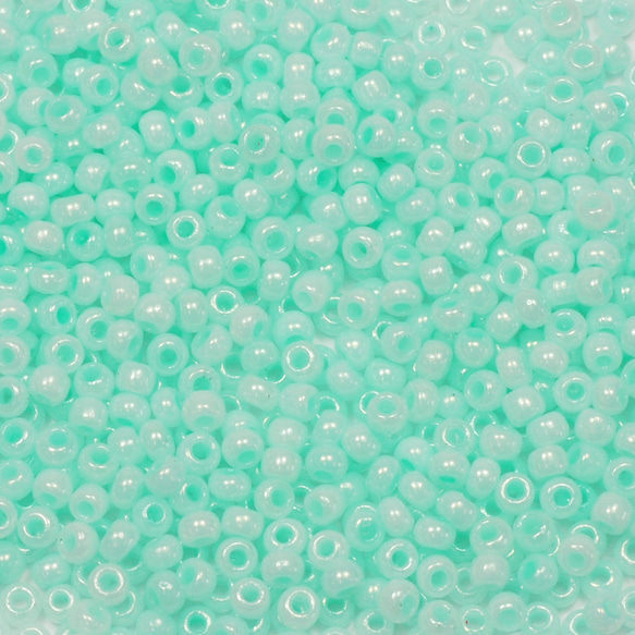 丸小ビーズ ミルキーペパーミント 1枚目の画像