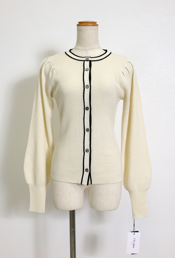 羊毛混紡雙色圓領羅紋針織尖袖開襟衫 第13張的照片
