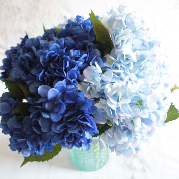 【リアル造花】しっとりブルー紫陽花を２輪束ねたブーケ【花器別売り】 11枚目の画像