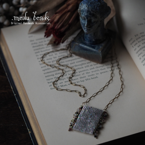 ビーズ織りのミニミニポシェットネックレス フラワー ネックレス