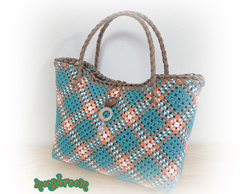 キャトル　絹糸　小さな手まり　バックチャーム5個　天然石　ハンドメイド キャトル様専用 絹糸 小さな手まり バッグチャーム 天然石