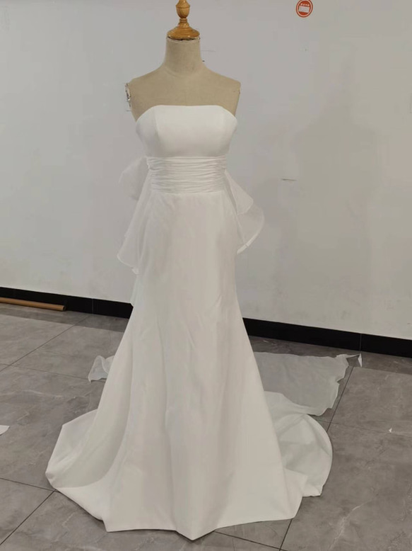 上品！ ベアトップ 華やかなトレーン ウエディングドレス 取り外し可能  